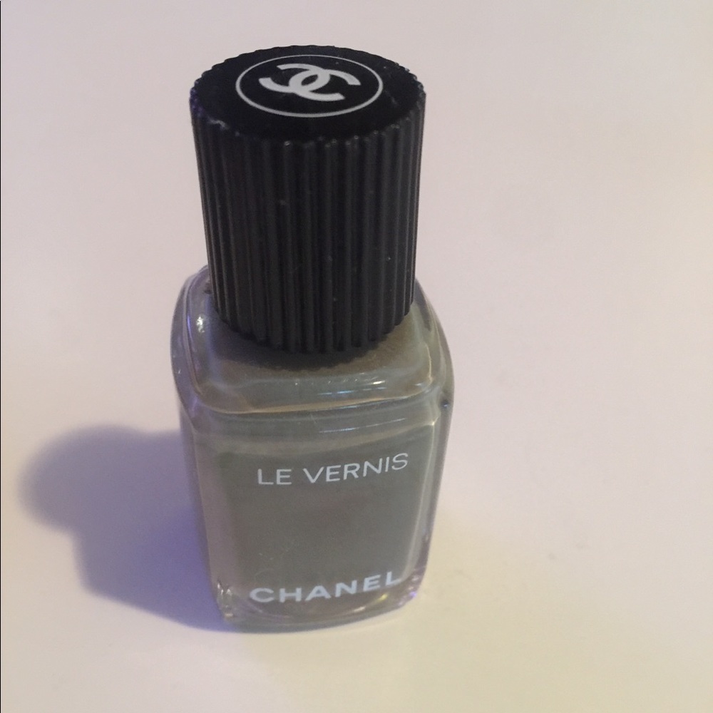 Chanel Garçonne Nail Polish